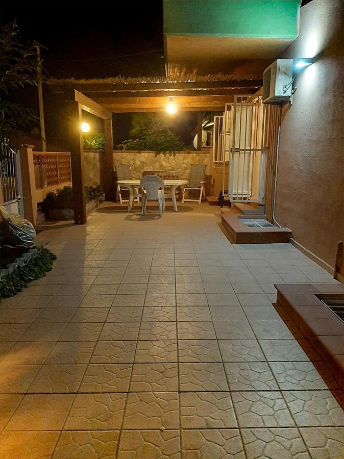 Sun Sea And Relax Villetta A Due Passi Dal Mare Solanas  Εξωτερικό φωτογραφία
