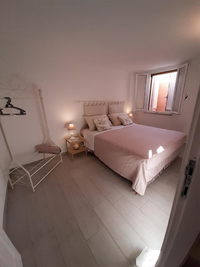 Sun Sea And Relax Villetta A Due Passi Dal Mare Solanas  Εξωτερικό φωτογραφία