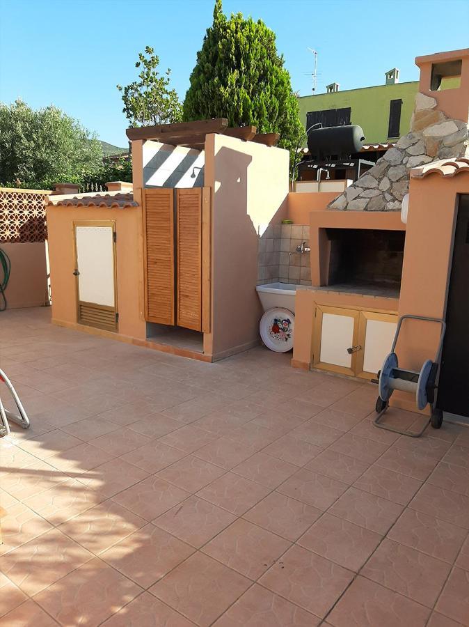 Sun Sea And Relax Villetta A Due Passi Dal Mare Solanas  Εξωτερικό φωτογραφία