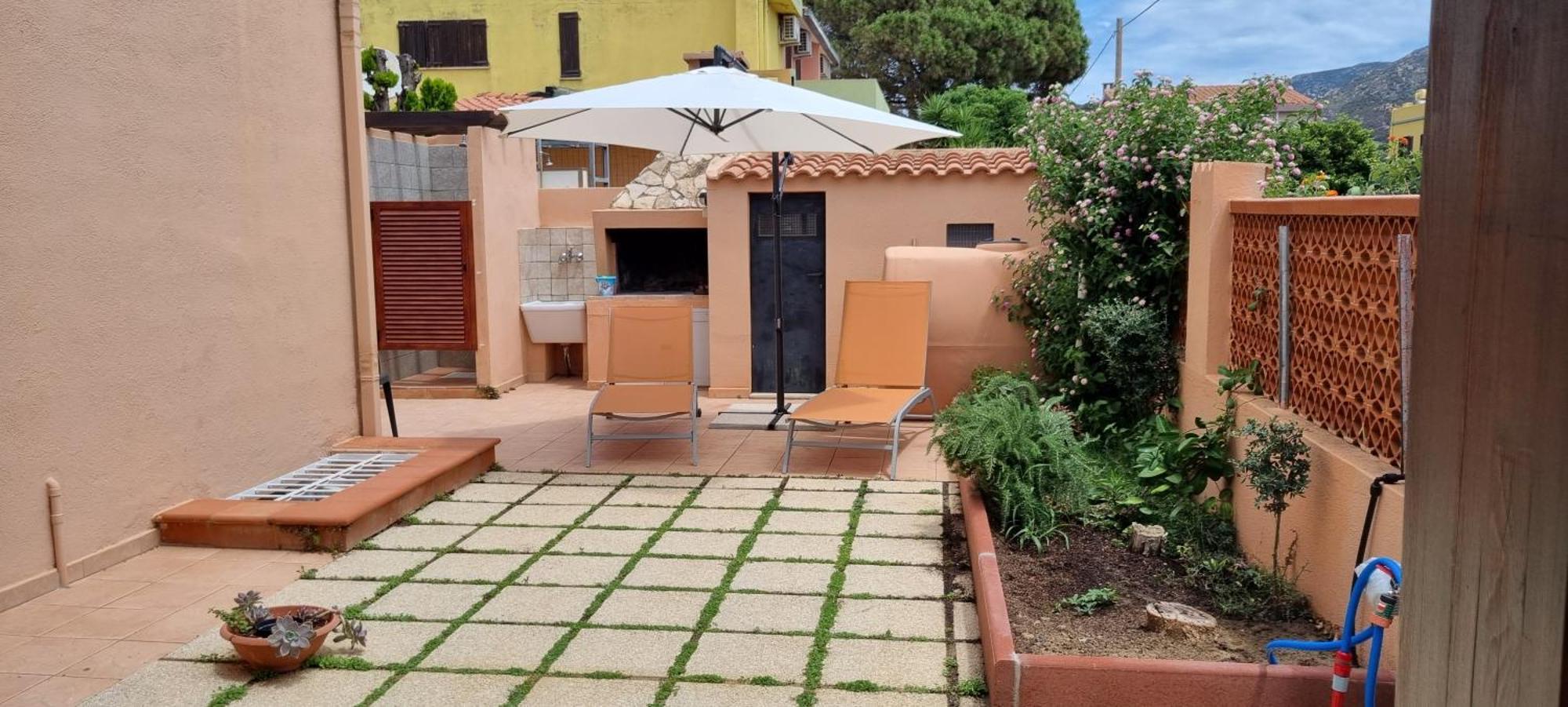 Sun Sea And Relax Villetta A Due Passi Dal Mare Solanas  Εξωτερικό φωτογραφία